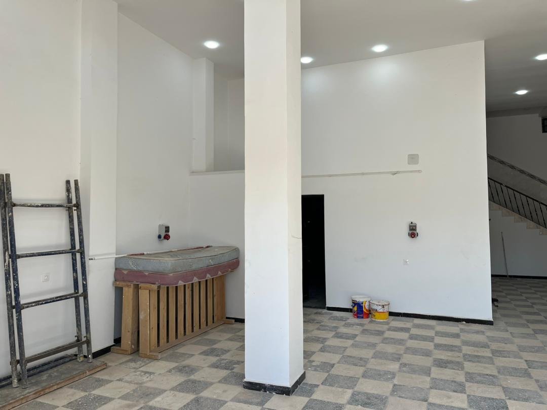 Local commercial à louer - Traversa - Oran