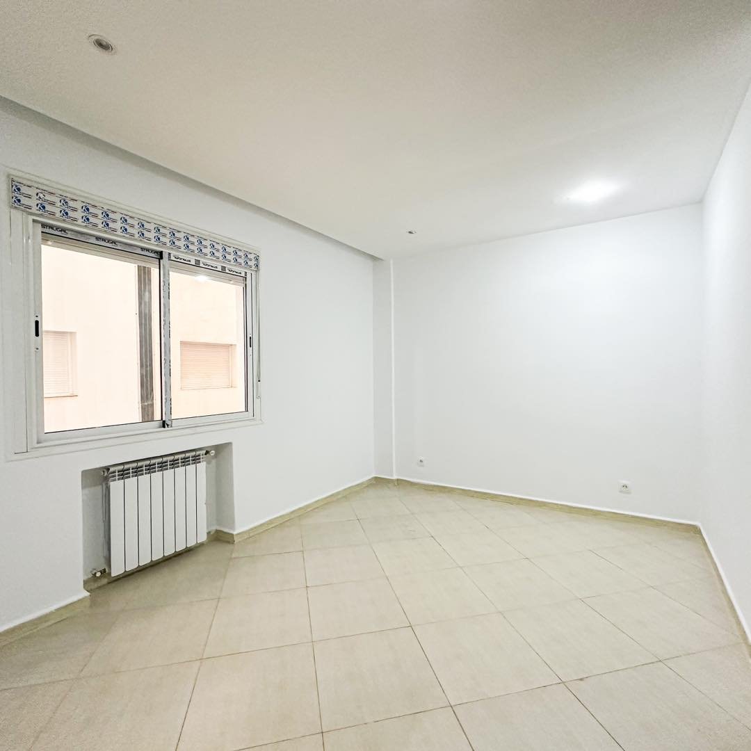 Appartement F3 à vendre - Akid Lotfi - Oran