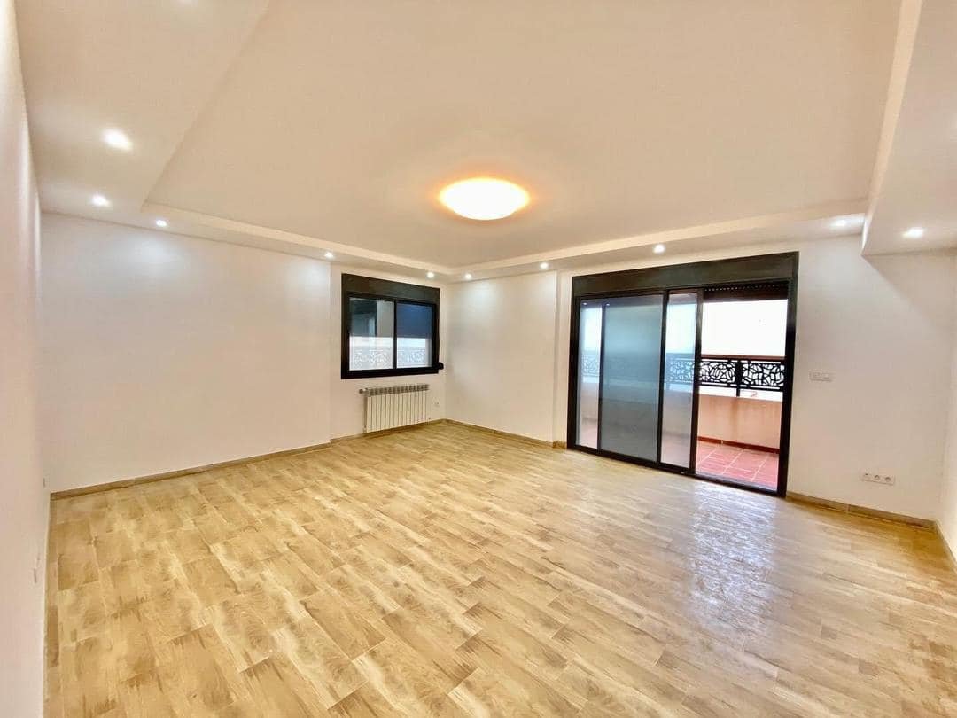 Appartement F4 à vendre - Frange Maritime-Oran avec vue sur mer