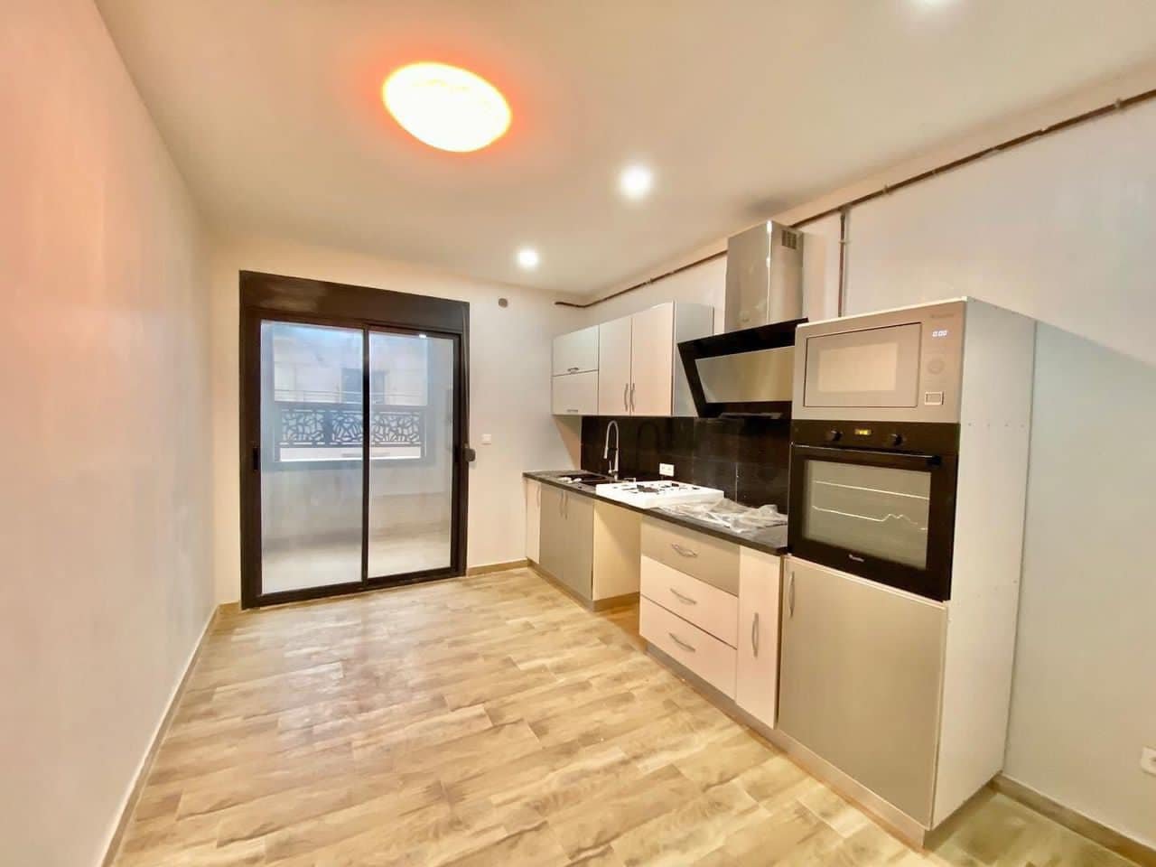 Appartement F4 à vendre - Frange Maritime-Oran avec vue sur mer