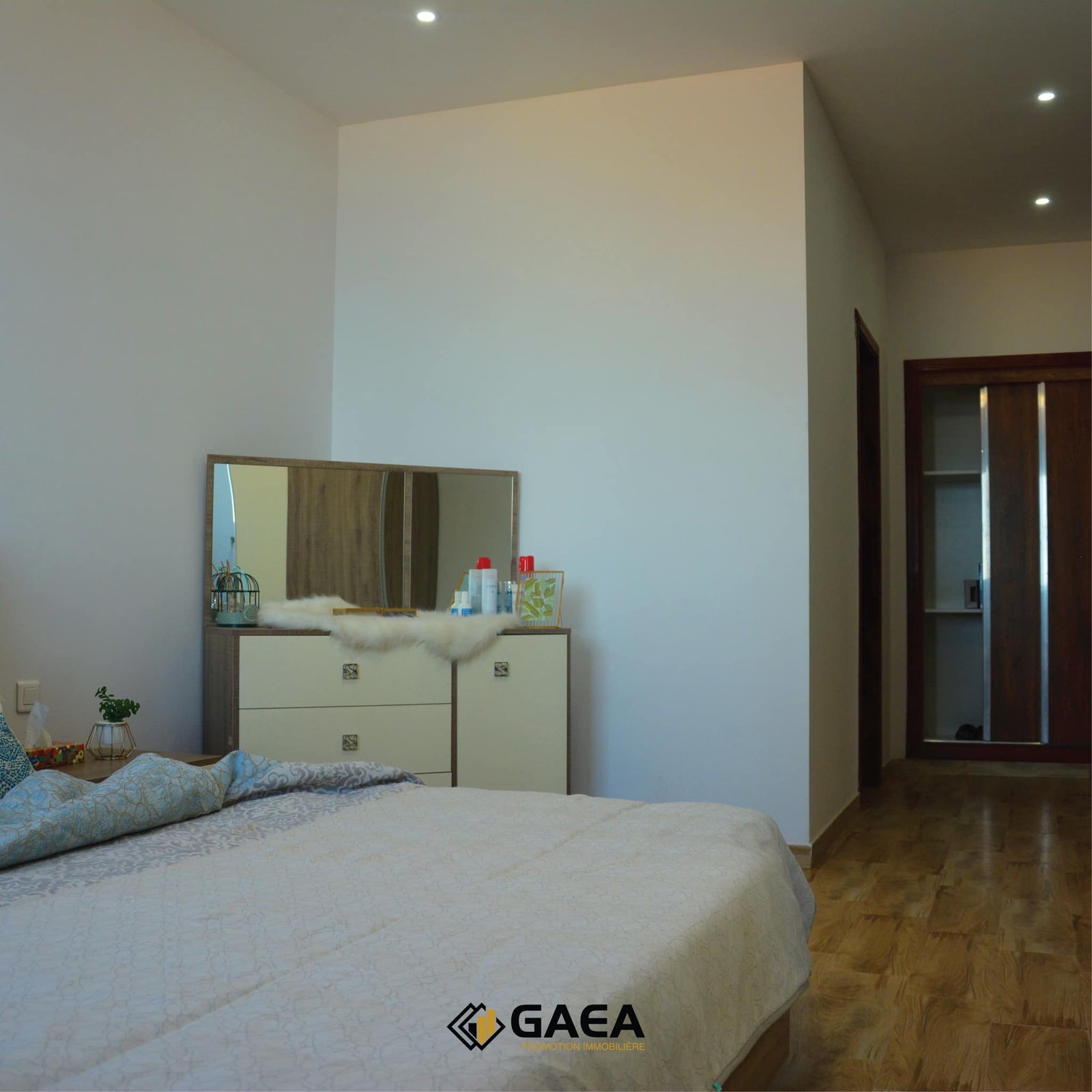 Appartement F4 à vendre - Frange Maritime-Oran avec vue sur mer