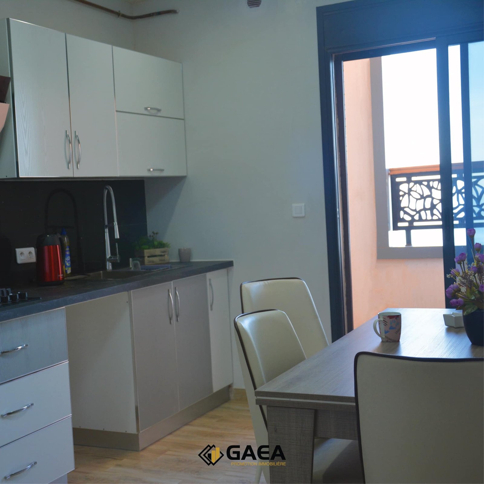Appartement F4 à vendre - Frange Maritime-Oran avec vue sur mer