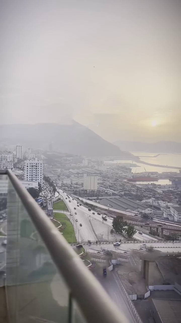 Appartement F4 à vendre - Centre Ville -Oran avec vue sur mer