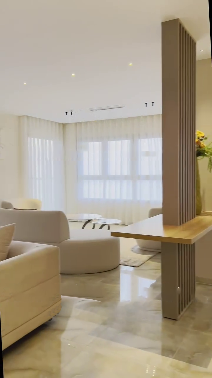 Appartement F5 à vendre- Centre Ville- Oran avec vue sur mer