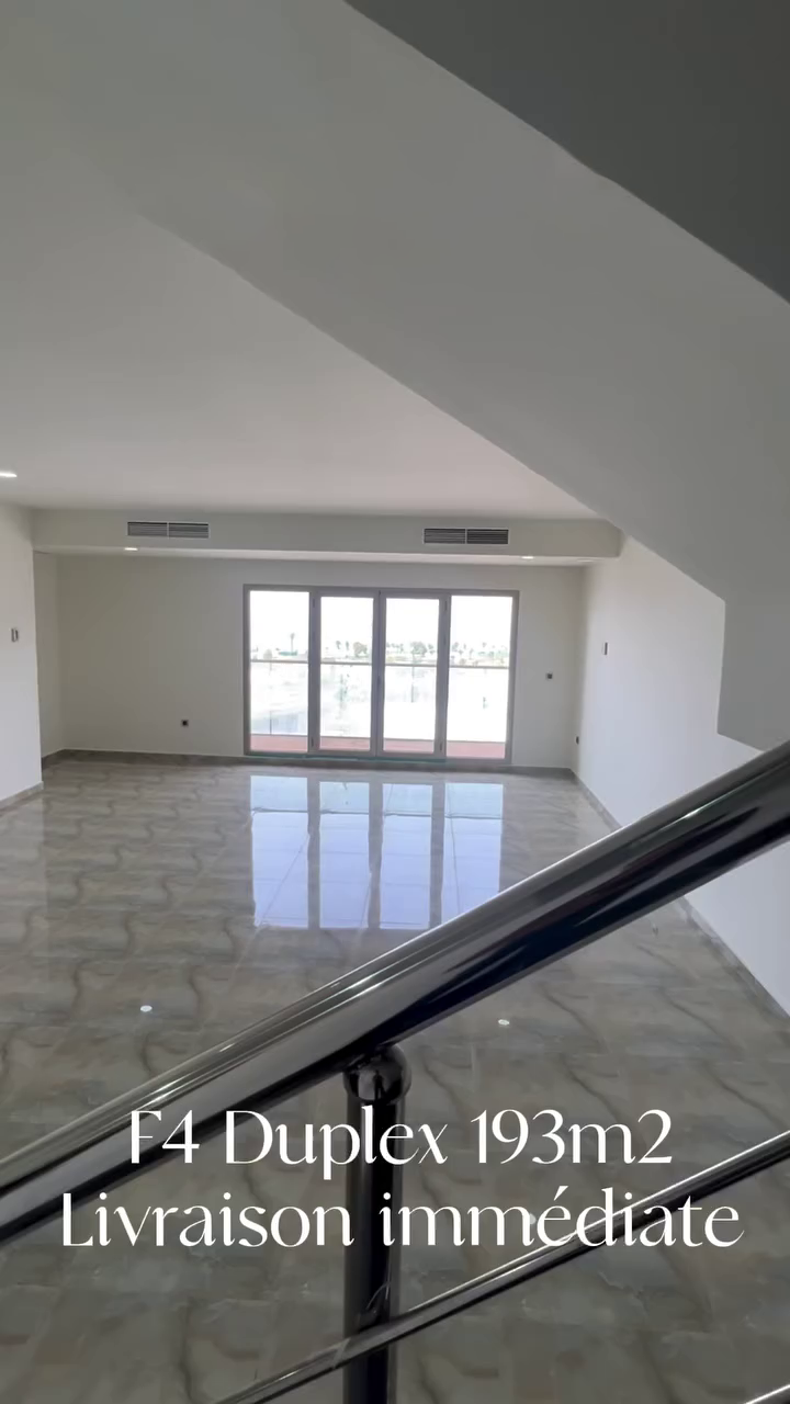 Appartement Duplex à vendre - Centre Ville -Oran avec vue sur mer