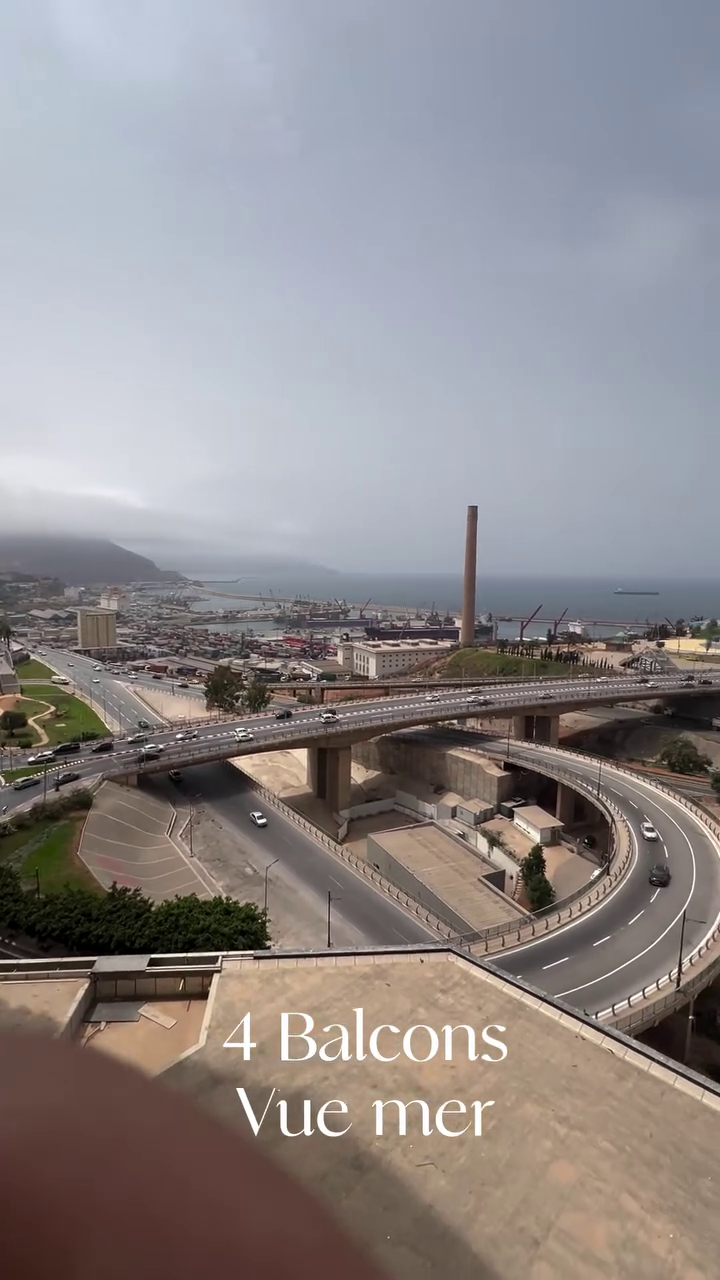 Appartement Duplex à vendre - Centre Ville -Oran avec vue sur mer