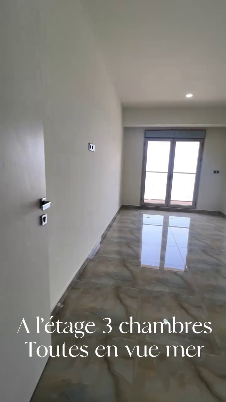 Appartement Duplex à vendre - Centre Ville -Oran avec vue sur mer