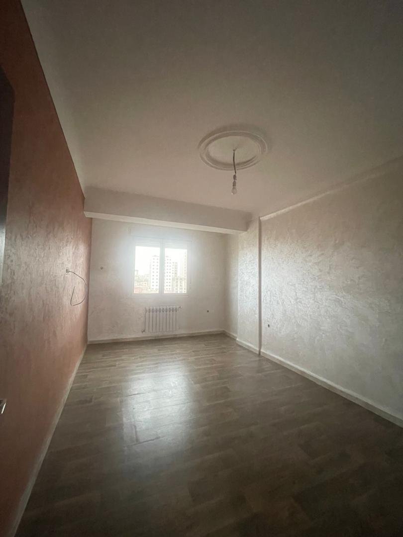 Appartement T3 à vendre - Fernand Ville - Oran avec vue sur mer