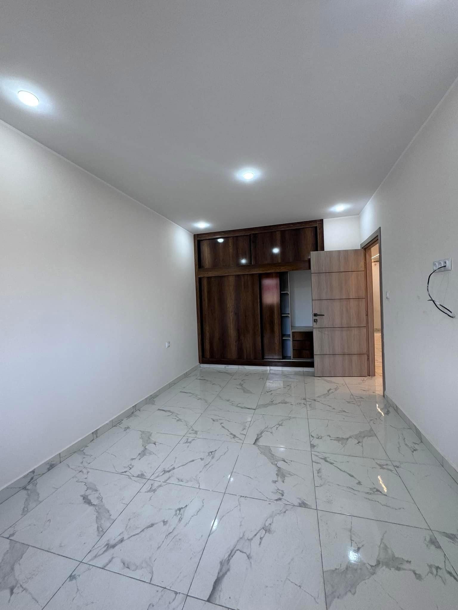 Appartement F4 à vendre - Fernand Ville - Oran avec terrasse
