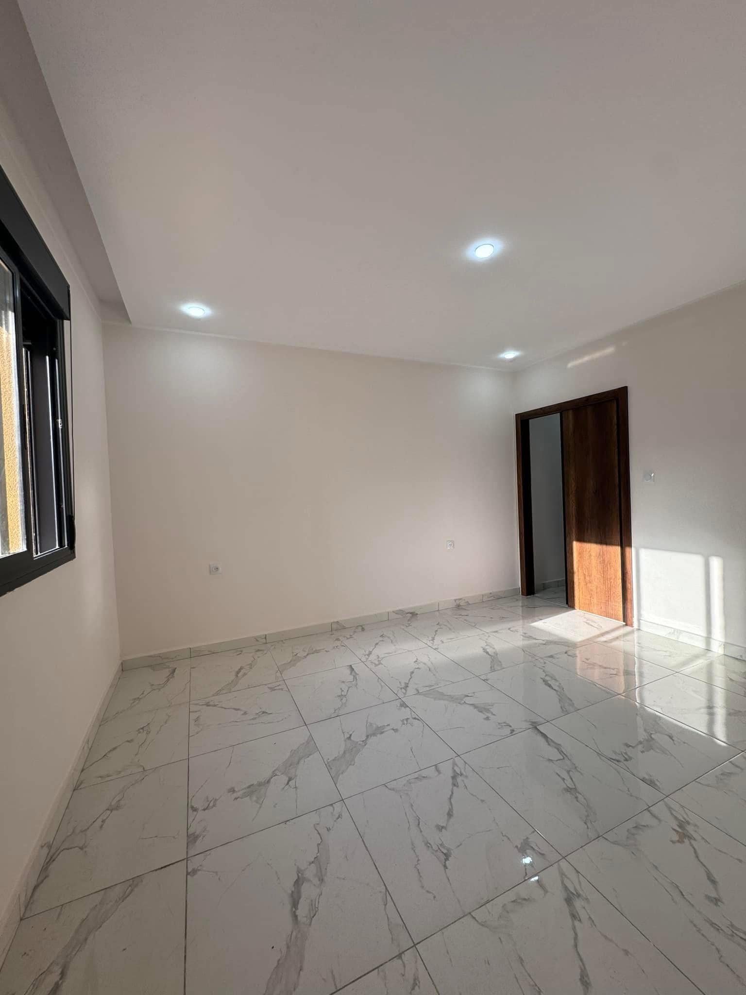 Appartement F4 à vendre - Fernand Ville - Oran avec terrasse