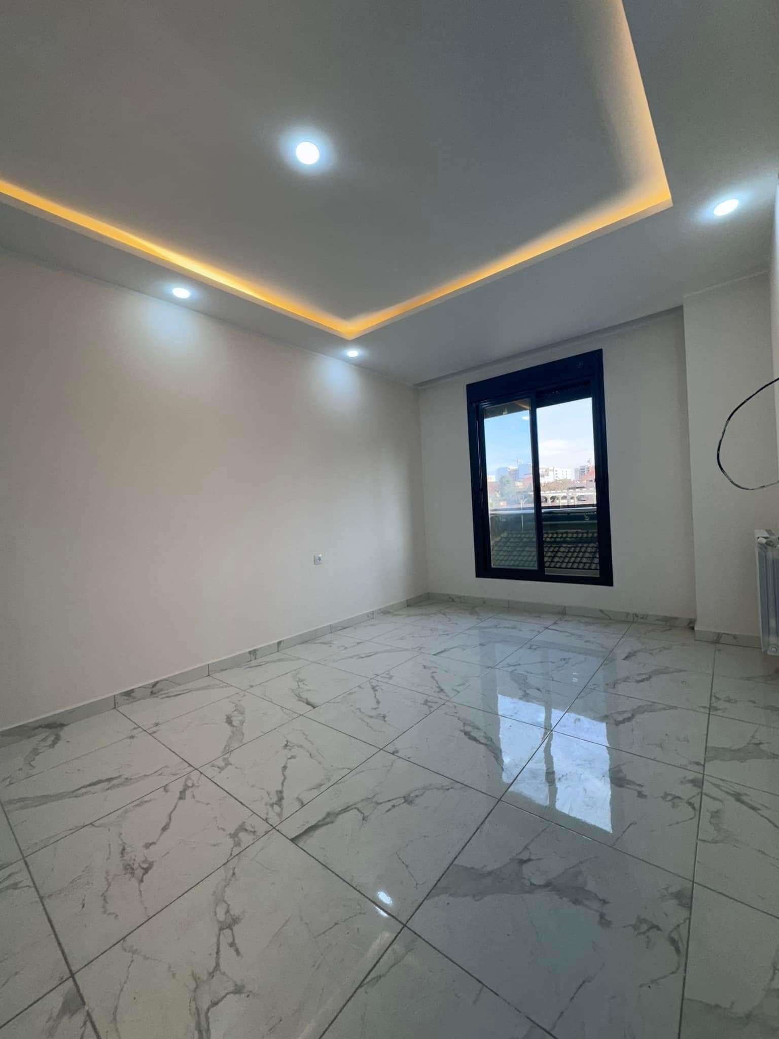 Appartement F4 à vendre - Fernand Ville - Oran avec terrasse