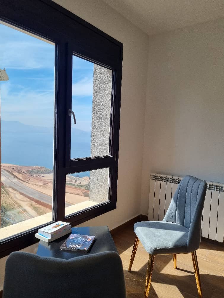 Appartement F4 à vendre - Frange Maritime- Oran avec vue sur mer