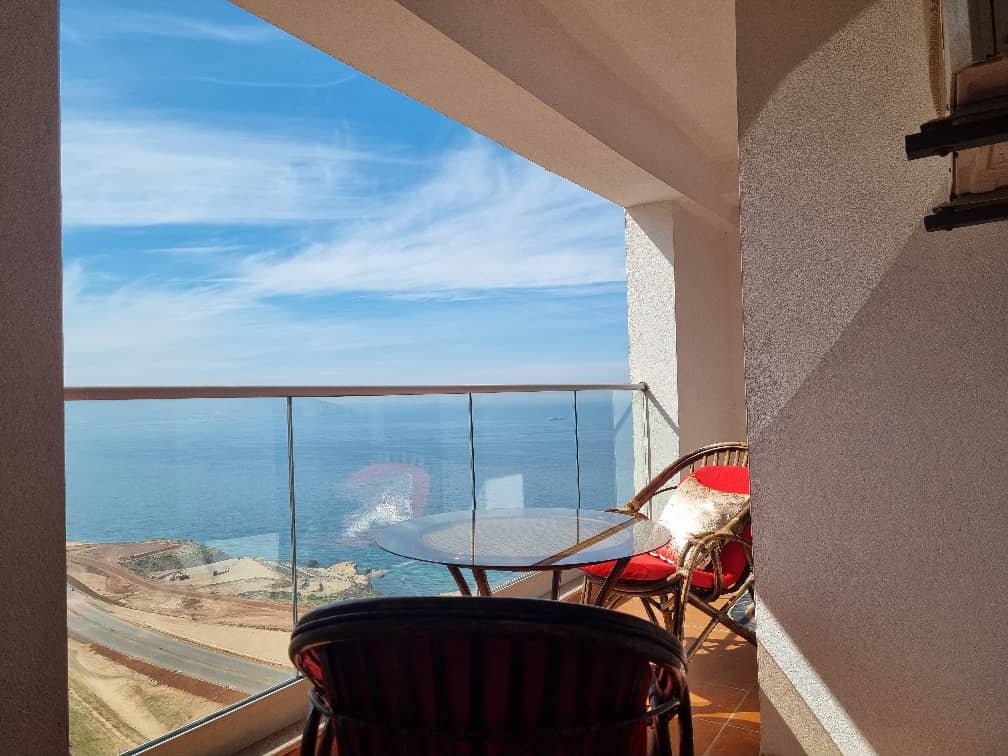 Appartement F4 à vendre - Frange Maritime- Oran avec vue sur mer