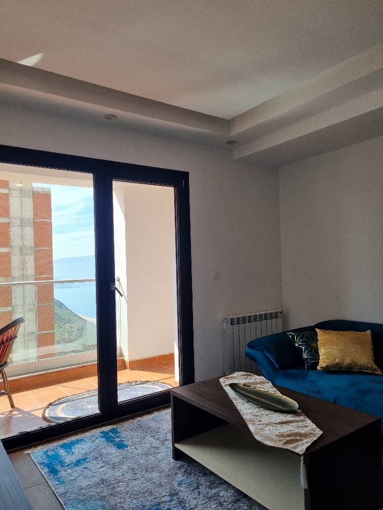 Appartement F4 à vendre - Frange Maritime- Oran avec vue sur mer