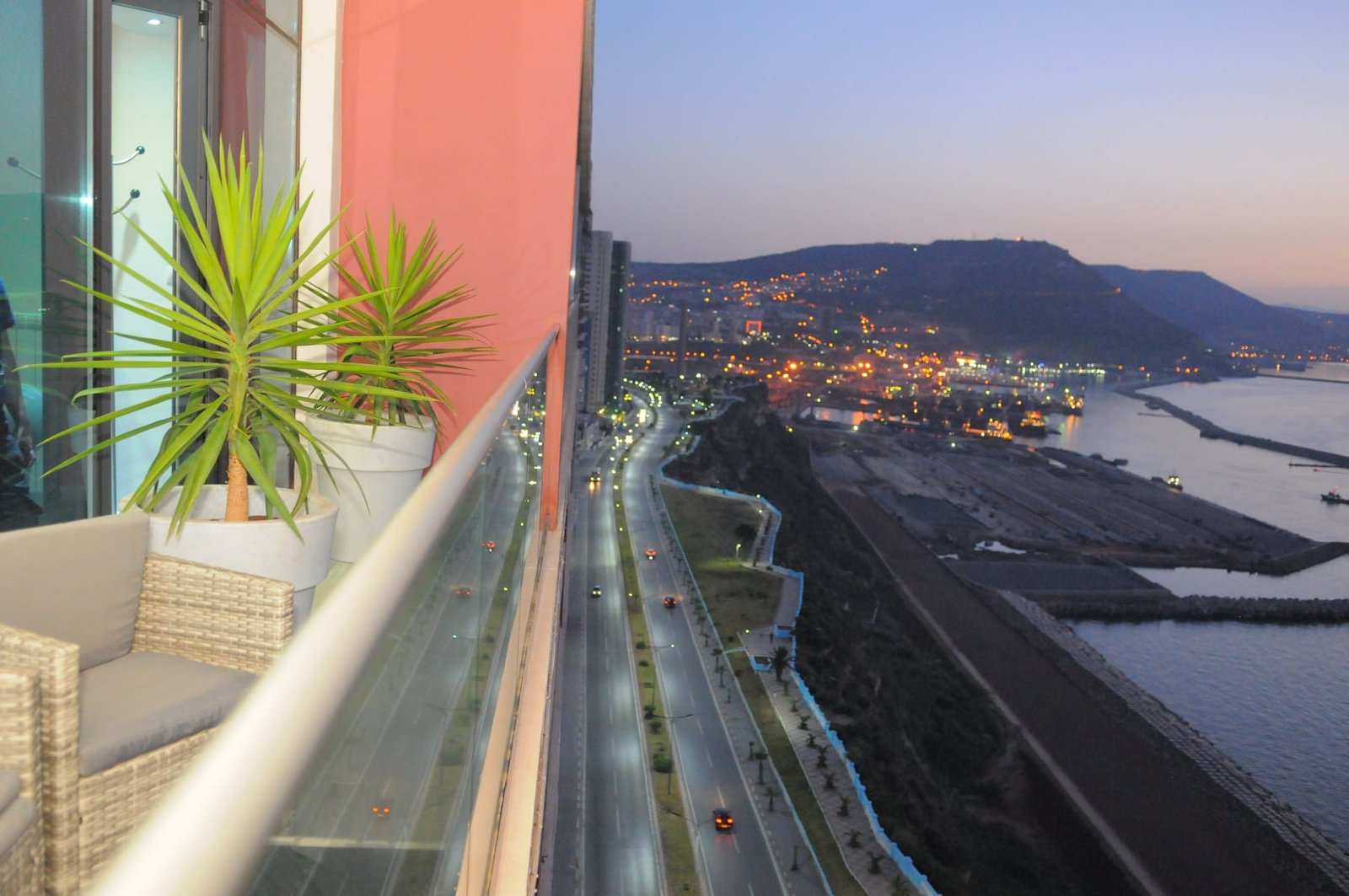 Appartement Duplex à vendre - Les Falaises-Oran avec piscine