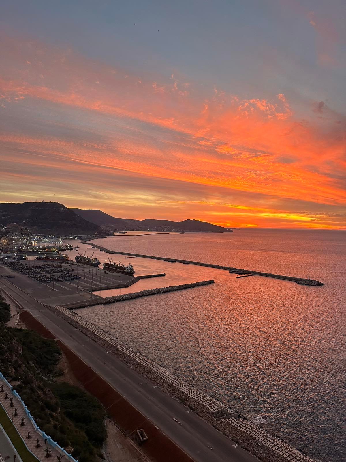Appartement Duplex à vendre - Les Falaises-Oran avec piscine