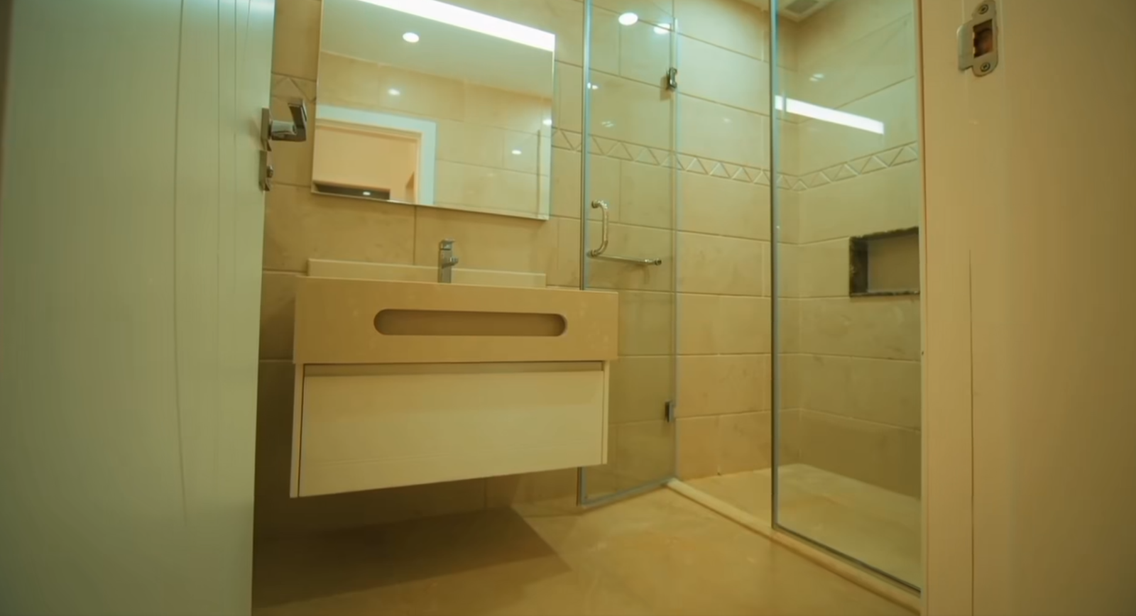 Appartement Duplex à vendre - Les Falaises-Oran avec piscine