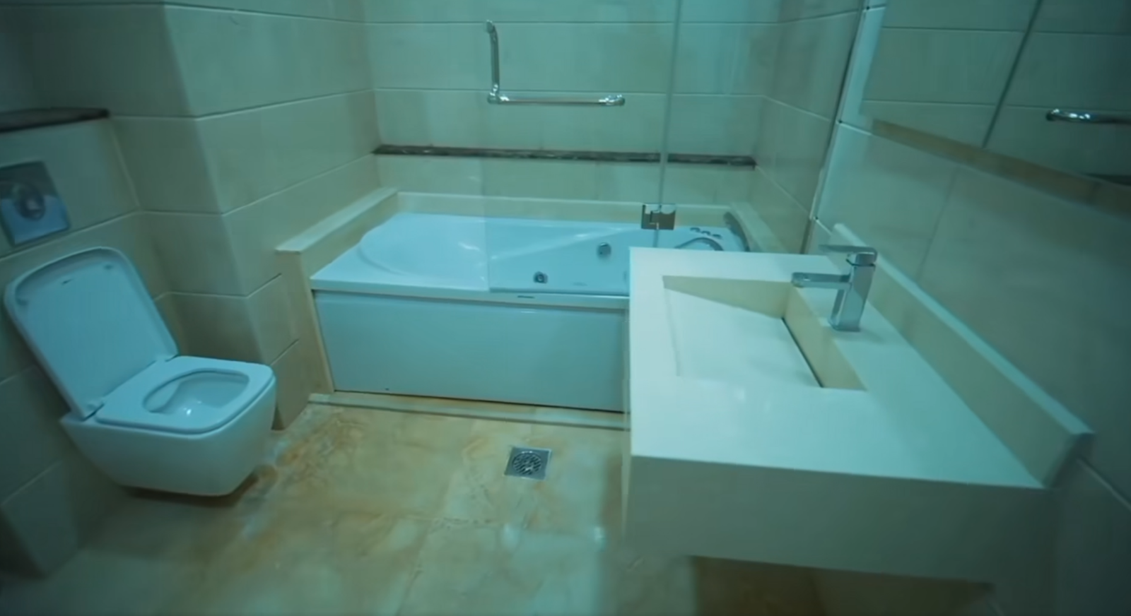 Appartement Duplex à vendre - Les Falaises-Oran avec piscine