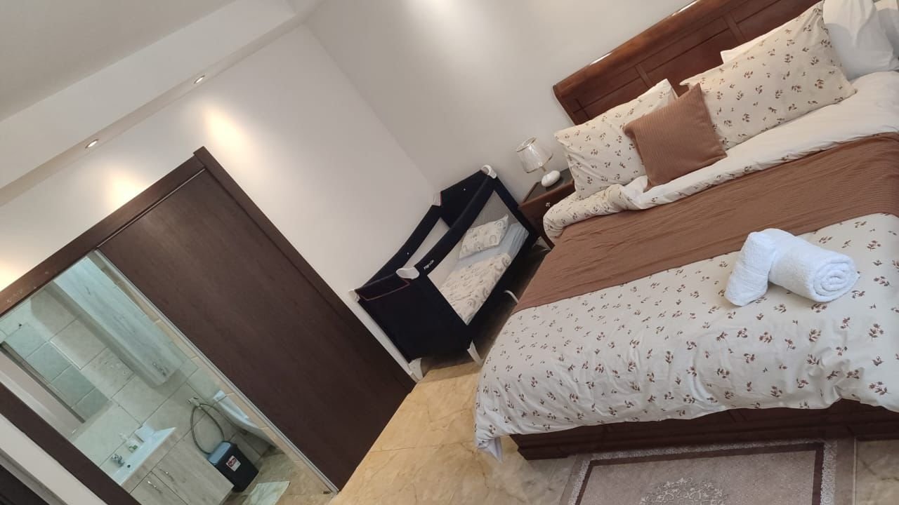 Appartement F5 à vendre à Cheraga , Alger avec suite parentale