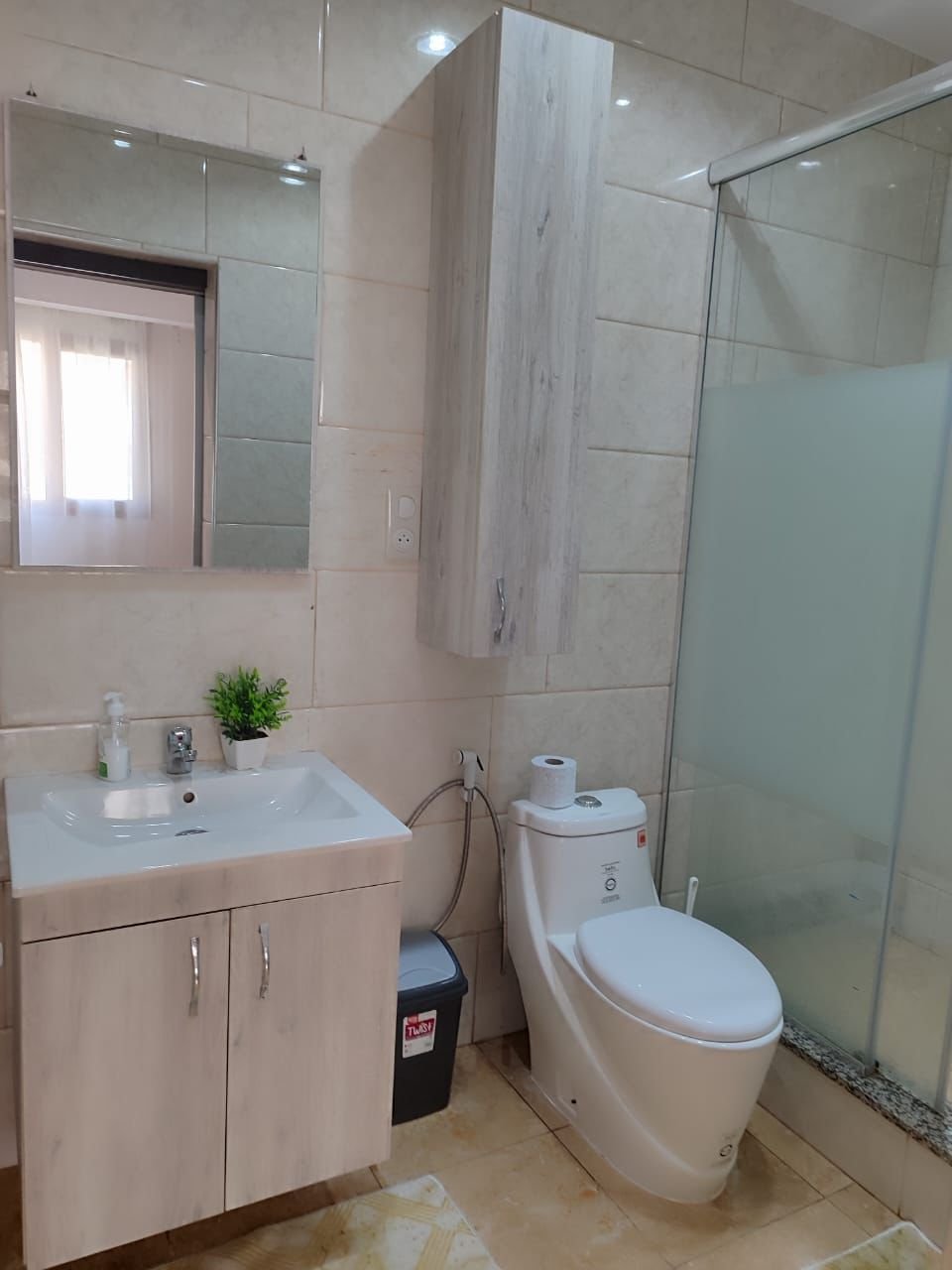 Appartement F5 à vendre à Cheraga , Alger avec suite parentale