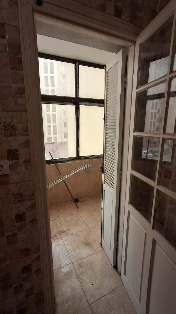 Appartement F3 à vendre - Boulverd Des Lions- Oran