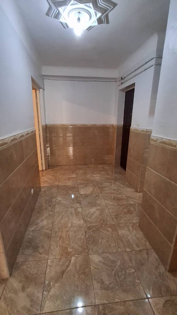 Appartement F3 à vendre - Boulverd Des Lions- Oran