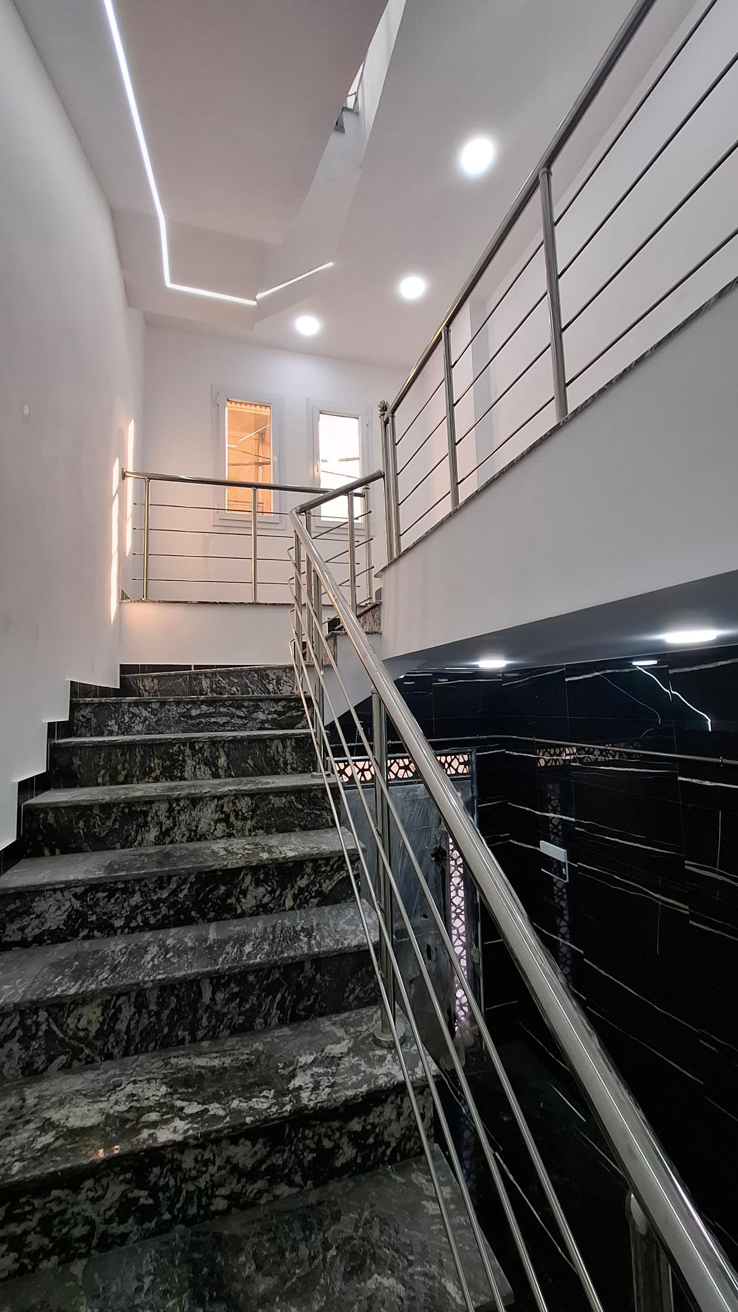 Villa à vendre - Canastel - Oran avec terrasse