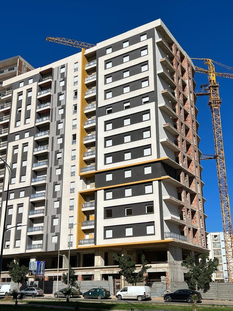 Appartement F4 à vendre à Boulevard Des Lions, Oran avec vue panoramique