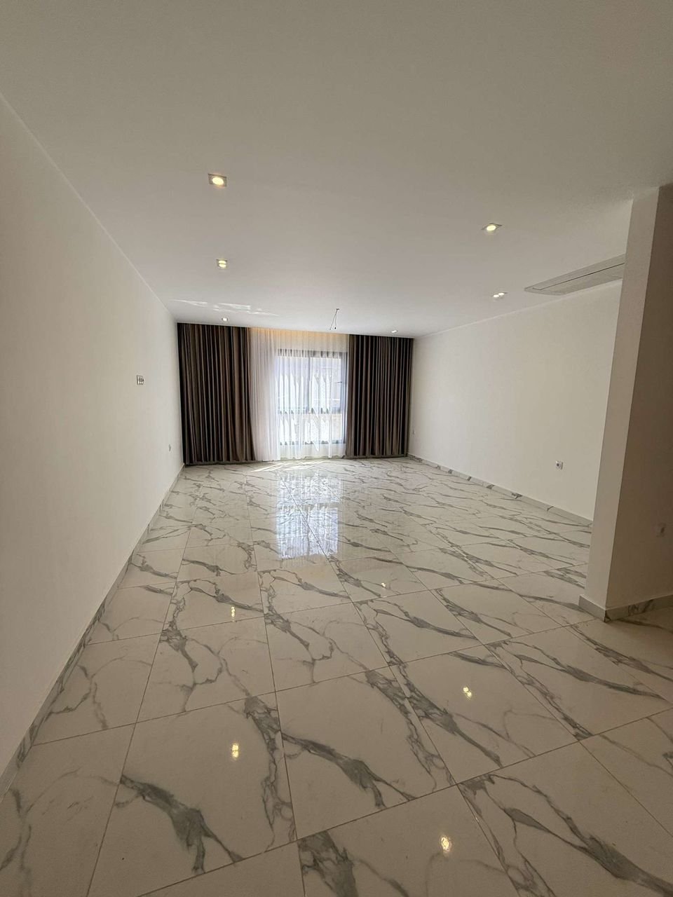Appartement F3 à vendre à Gambetta, Oran avec terrasse