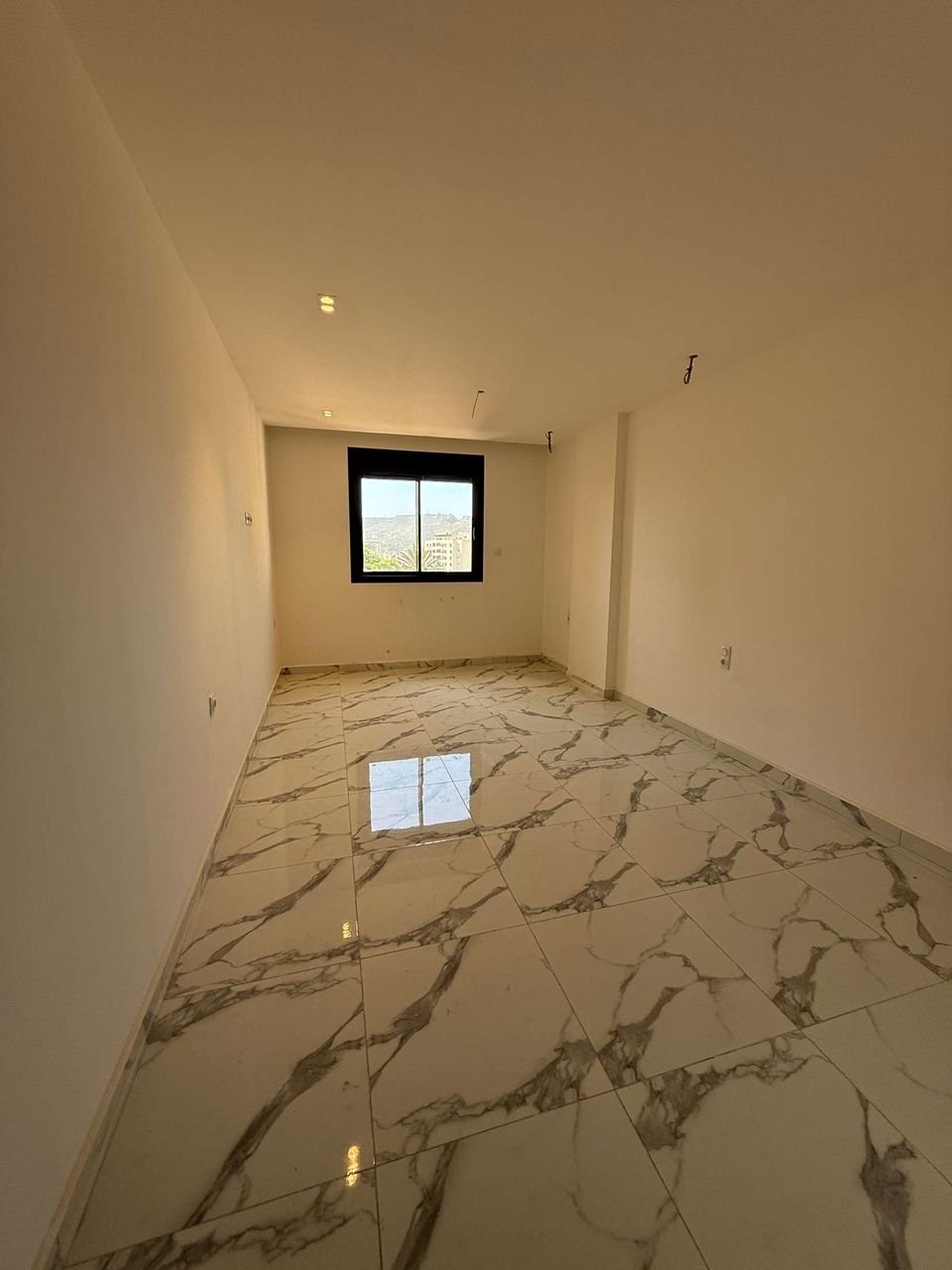 Appartement F4 à vendre à Gambetta, Oran avec terrasse