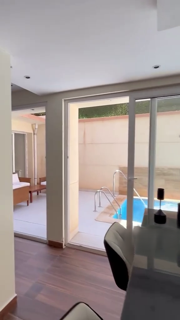 Villa à vendre à Point Du Jour, Oran avec Piscine
