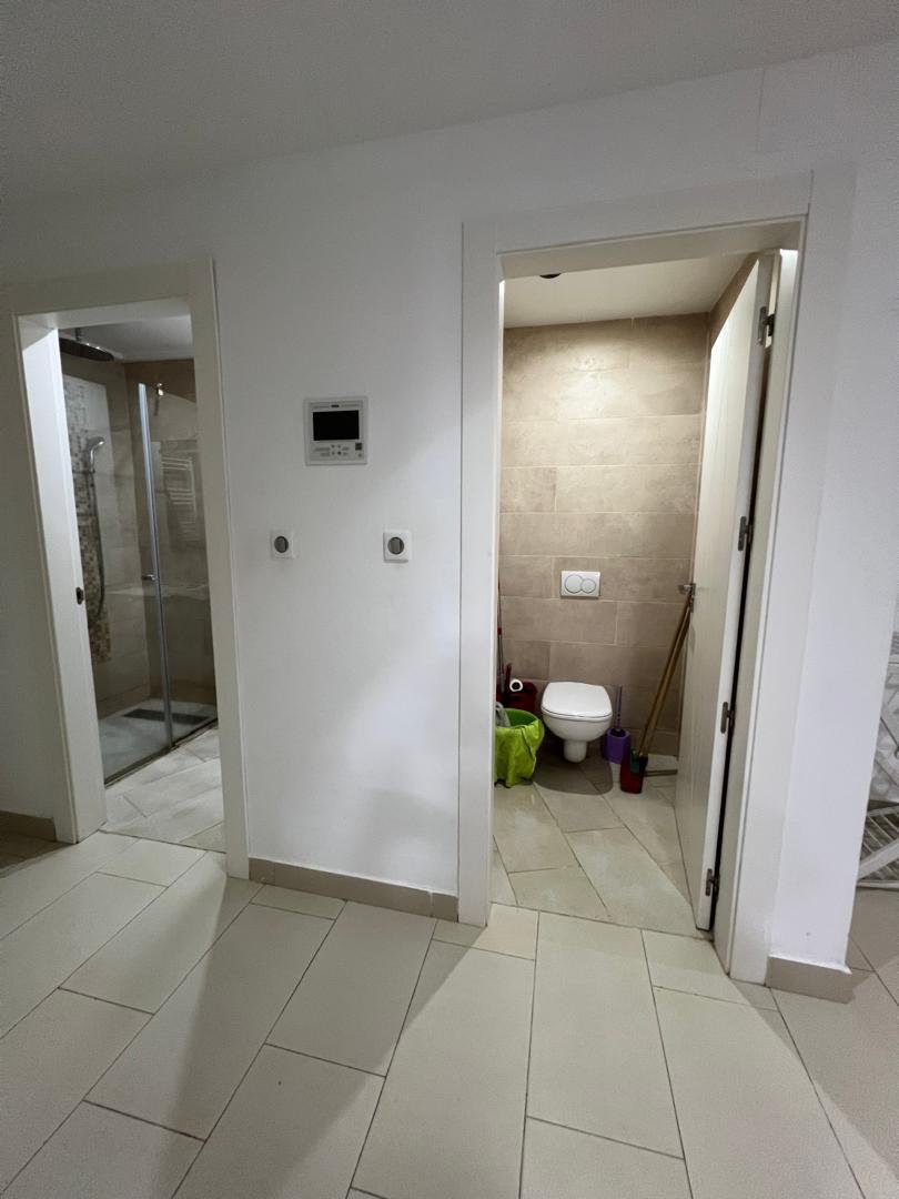 Appartement T2 à vendre à Les Falaises, Oran avec Vue sur Mer