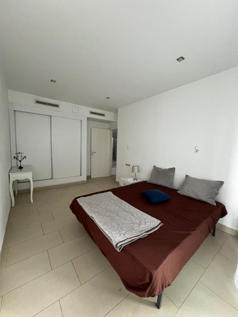 Appartement T2 à vendre à Les Falaises, Oran avec Vue sur Mer