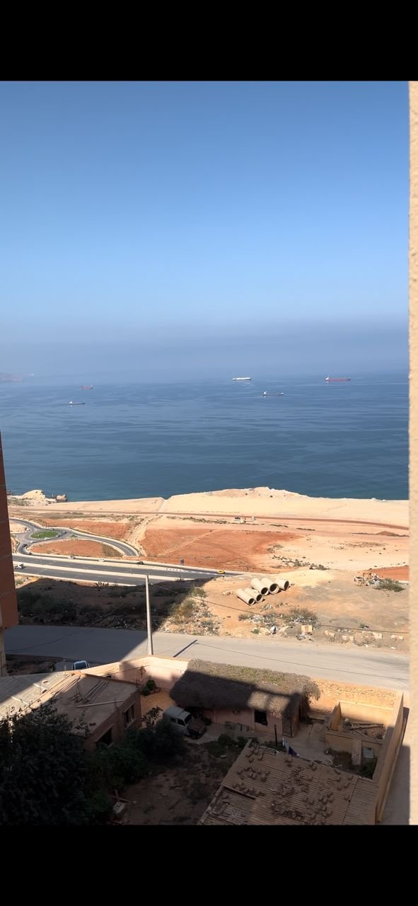 Appartement F3 à vendre à Frange Maritime, Oran avec Vue sur mer