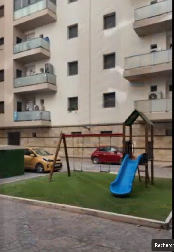 Appartement F3 à vendre à Frange Maritime, Oran avec Vue sur mer