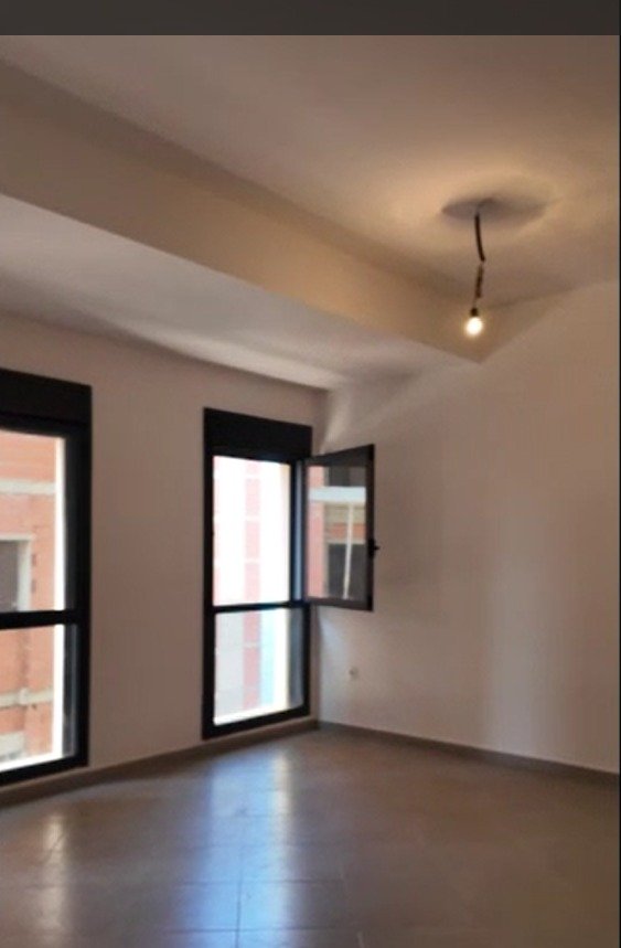 Appartement F3 à vendre à Frange Maritime, Oran avec Vue sur mer