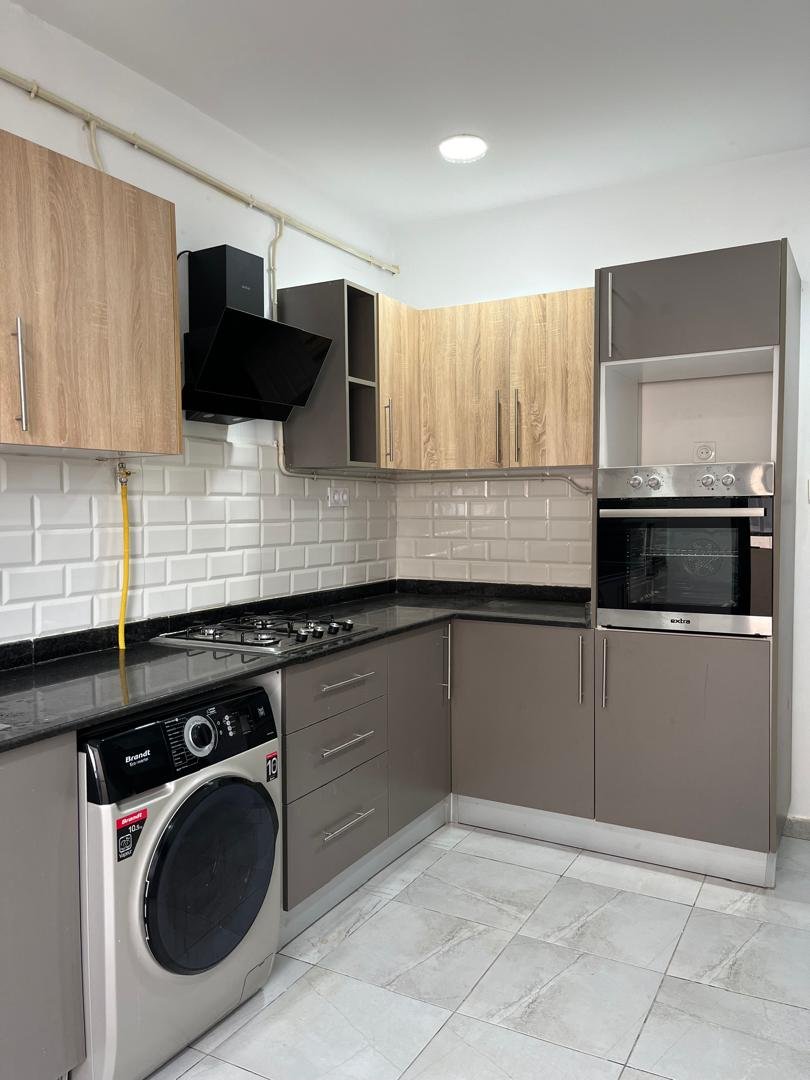 Appartement F3 à vendre à Boulevard Des Lions, Oran Sans vis-à-vis