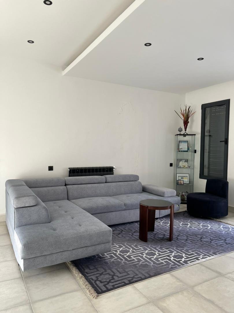 Villa à vendre à Belgaïd, Oran avec Jardin