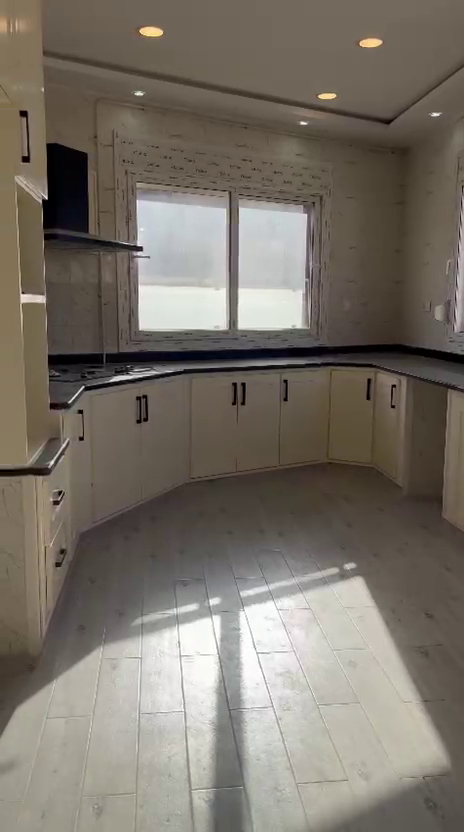 Villa à vendre à Boulevard des lions, Oran avec Terrasse