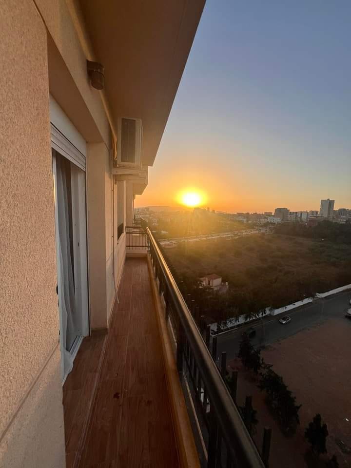 Appartement F5 à vendre à Bir El Djir, Oran Sans vis-à-vis