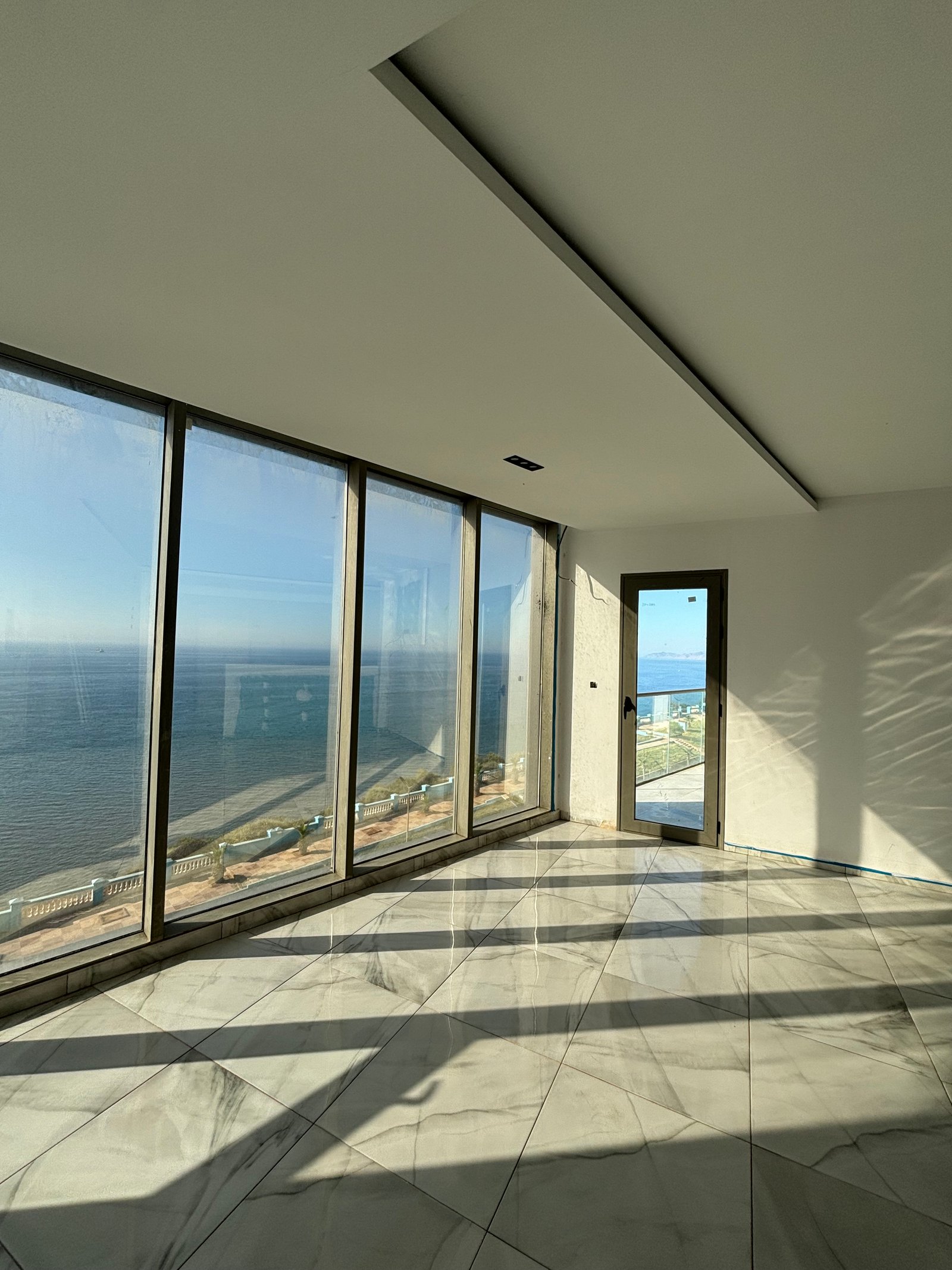 Appartement F4 de 129 m² en première ligne avec vue sur mer