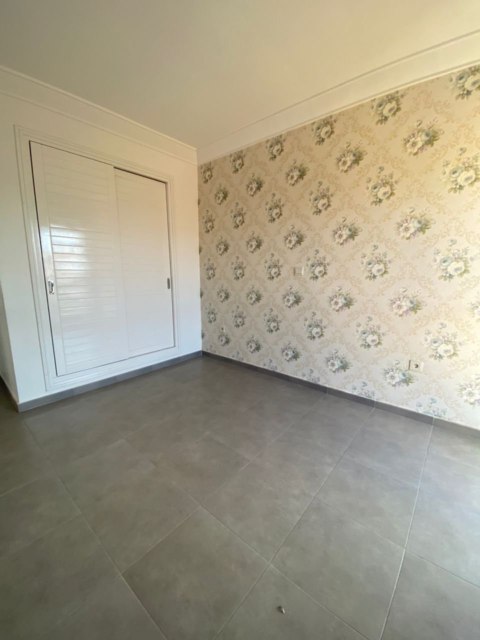 Appartement F4 à vendre à Hasnaoui, Oran Sans vis-à-vis