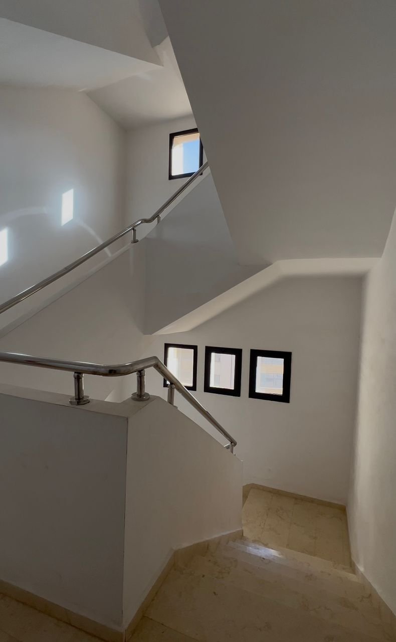 Appartement F4 à vendre à Bir El Djir, Oran Sans vis-à-vis