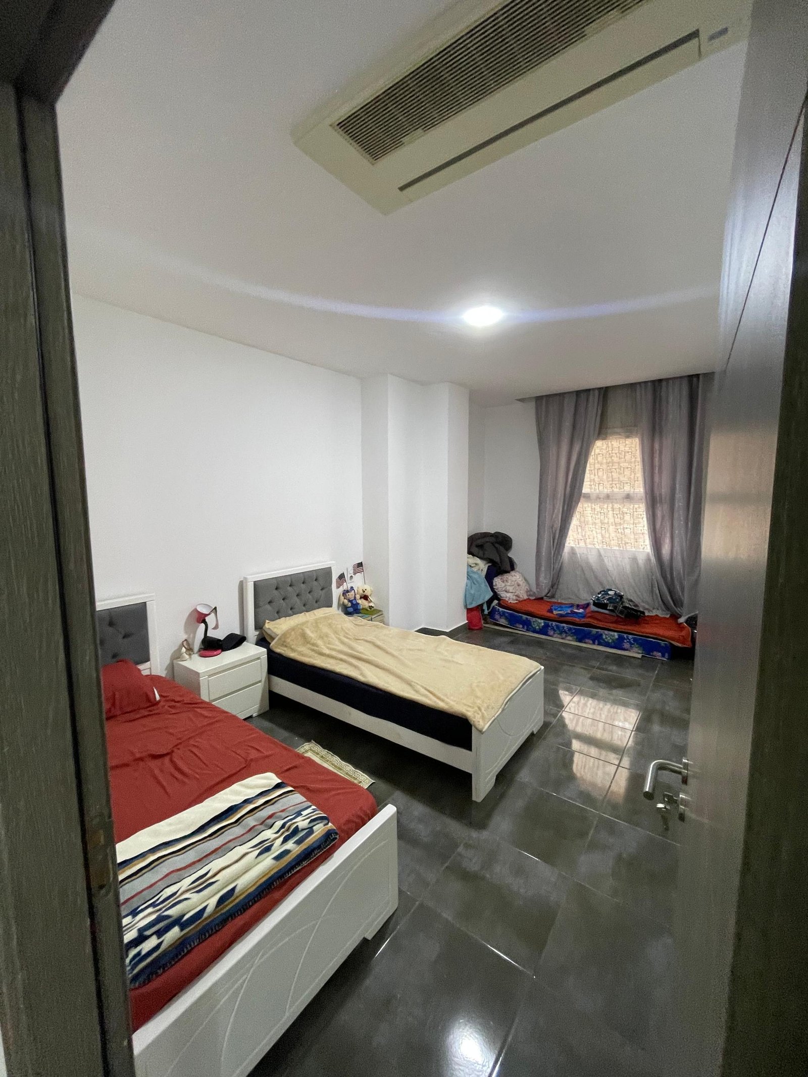 Appartement F4 à vendre à Les Falaises, Oran Sans vis-à-vis