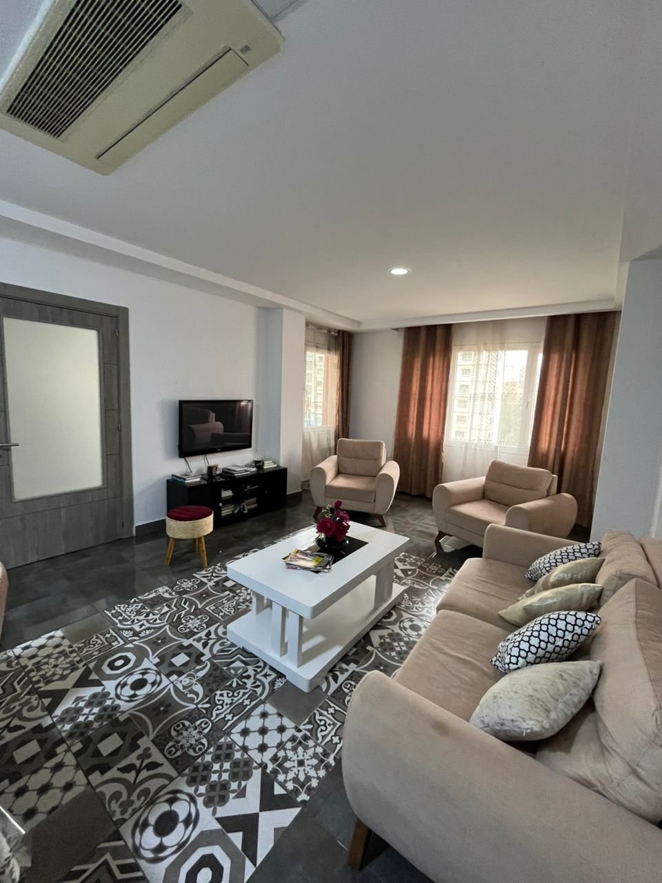 Appartement F4 à vendre à Les Falaises, Oran Sans vis-à-vis