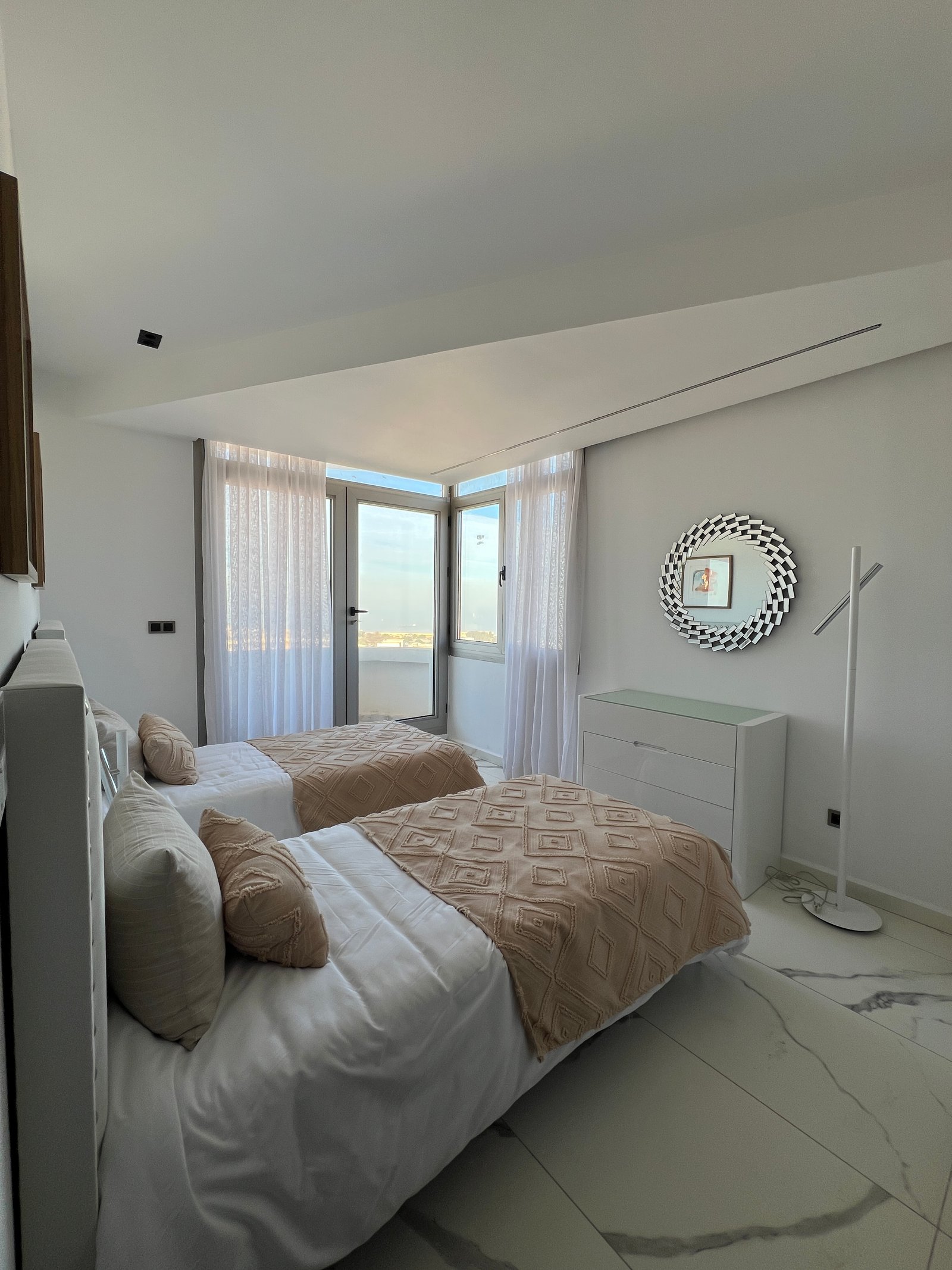 Appartement F5 à vendre à Canastel, Oran avec Vue sur mer