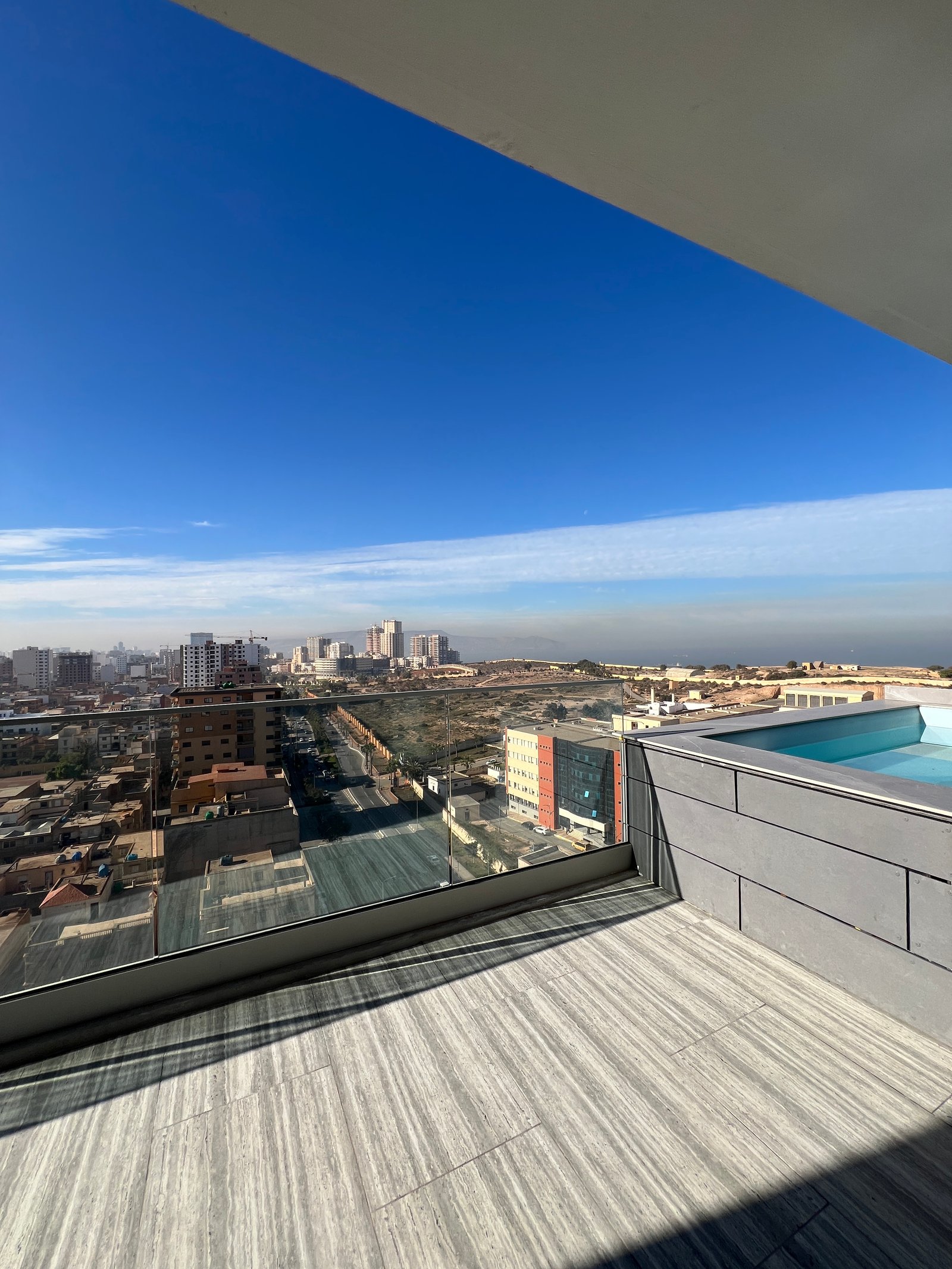 Appartement F5 à vendre à Canastel, Oran avec Vue sur mer