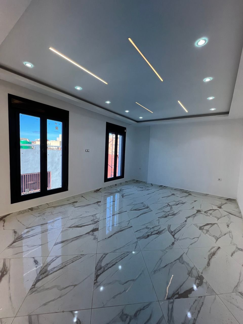 Appartement F3 à vendre à Belgaïd, Oran Sans vis-à-vis