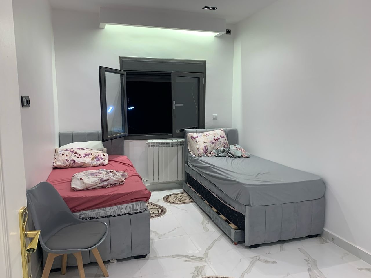 Appartement F3 à Louer à Akid Lotfi, Oran