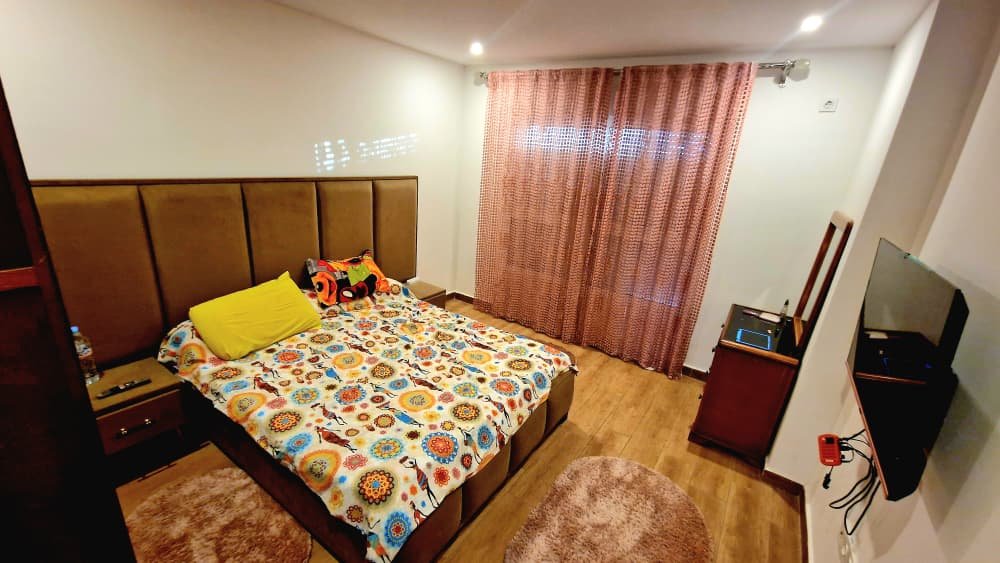 Appartement T3 à louer à Rond Point Pépinière, Oran Sans vis-à-vis
